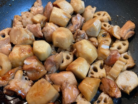 鶏肉とれんこん入り☆里芋の煮っ転がし